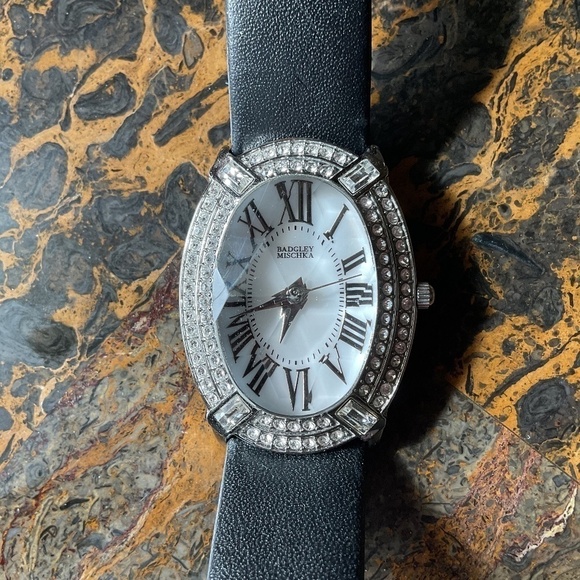 BADGLAY MISCHKA RHINESTONE DESIGN STAINLESS STILL WATCH - Picture 4 of 11